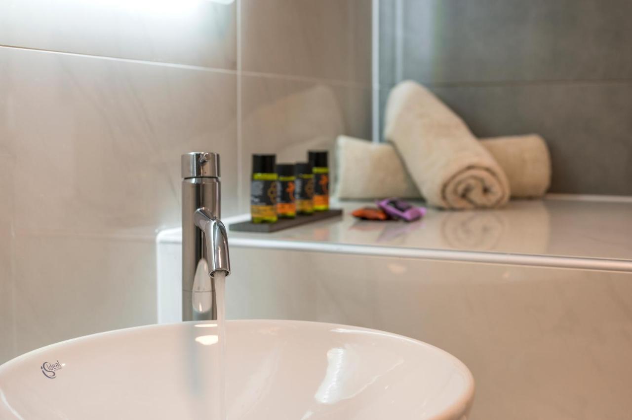 Quarters Luxury Apts Ханья Экстерьер фото